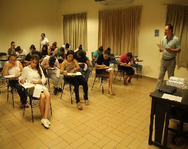 Presentan examen de admisión aspirantes de posgrado en la UA Cozumel