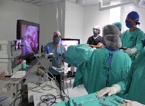 Estudiantes de Medicina y Enfermería, realizan primera Cirugía Laparoscópica, Colecistectomía en cerdo vivo