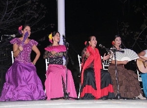 Profesoras universitarias realizan Velada Flamenca en la UQROO