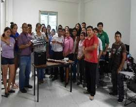 Recibe taller de música de la UA Playa del Carmen, instrumentos y equipo