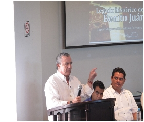 Conferencia sobre legado de Benito Juárez, en la UA Playa del Carmen