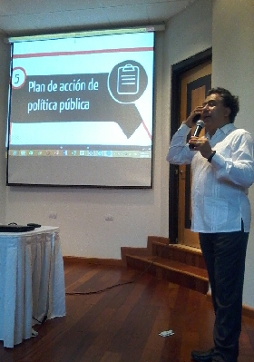 Julio Franco dicta conferencia sobre diseño de políticas públicas