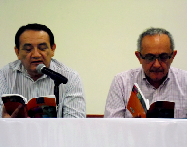 El catedrático Javier España Novelo presenta su libro en el Congreso Estética, Discurso y Entorno: 200 años de Literatura Yucateca