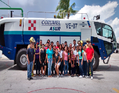Visitan Aeropuerto Internacional de Cozumel estudiantes de Gestión de Servicios Turísticos