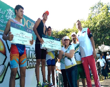  Arturo Ortíz Campos Gana el XI Triatlón de la Universidad de Quintana Roo