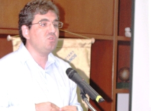 Presenta ponencia sobre liderazgo Carlos Barrachina Lisón