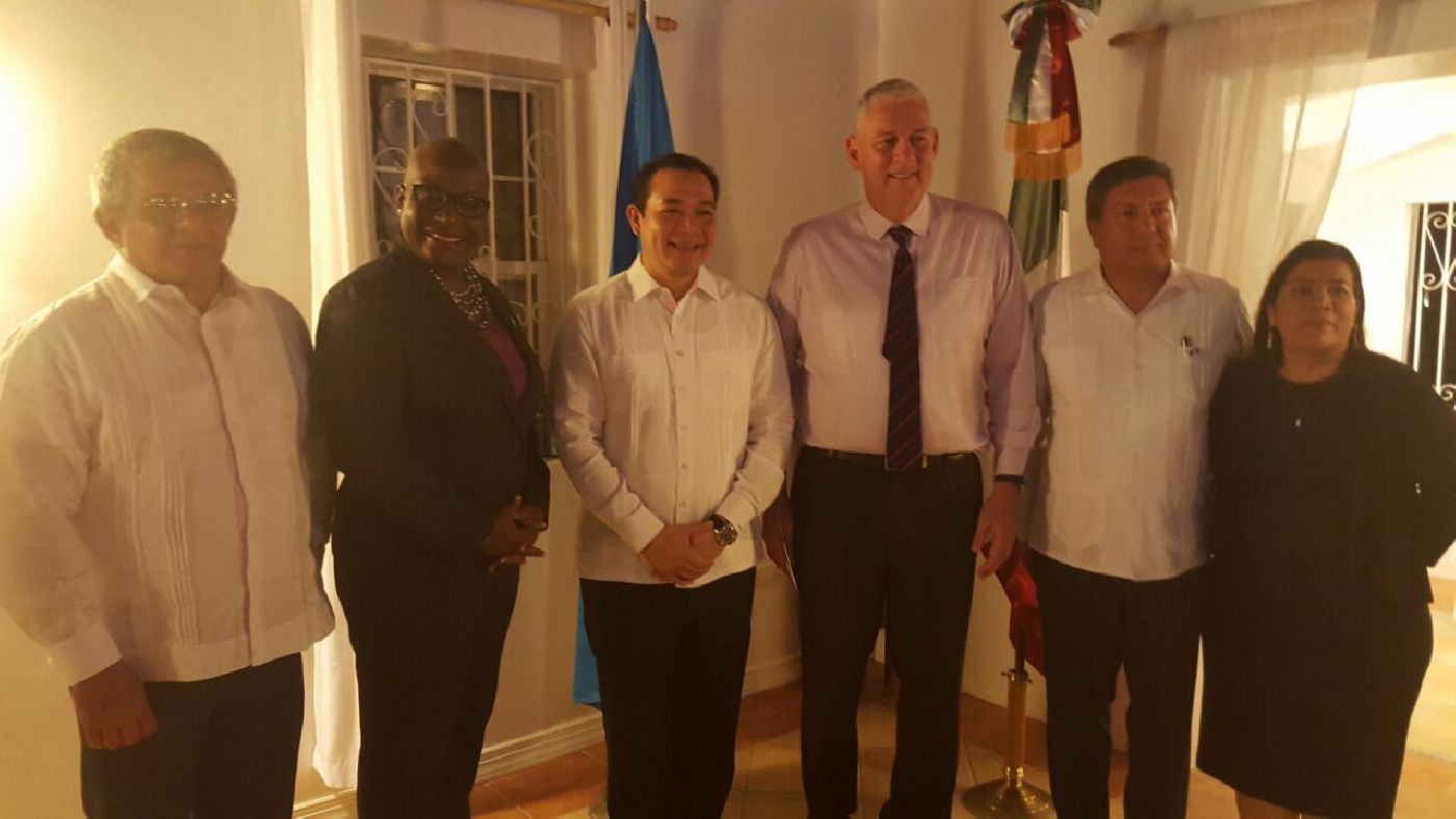 El Rector se reúne con el Primer Ministro de Santa Lucía, Mtro. Allen Chastanet, la Ministra de Educación, Dra. Gail Rigobert y el Cuerpo Diplomático Acreditado en el país.