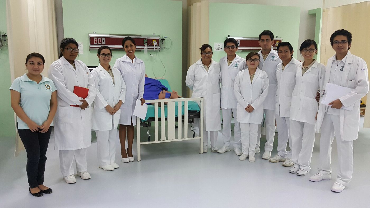 Simulación clínica para la formación de Profesionistas Farmacéuticos Hospitalarios en la DCS-UQRoo.