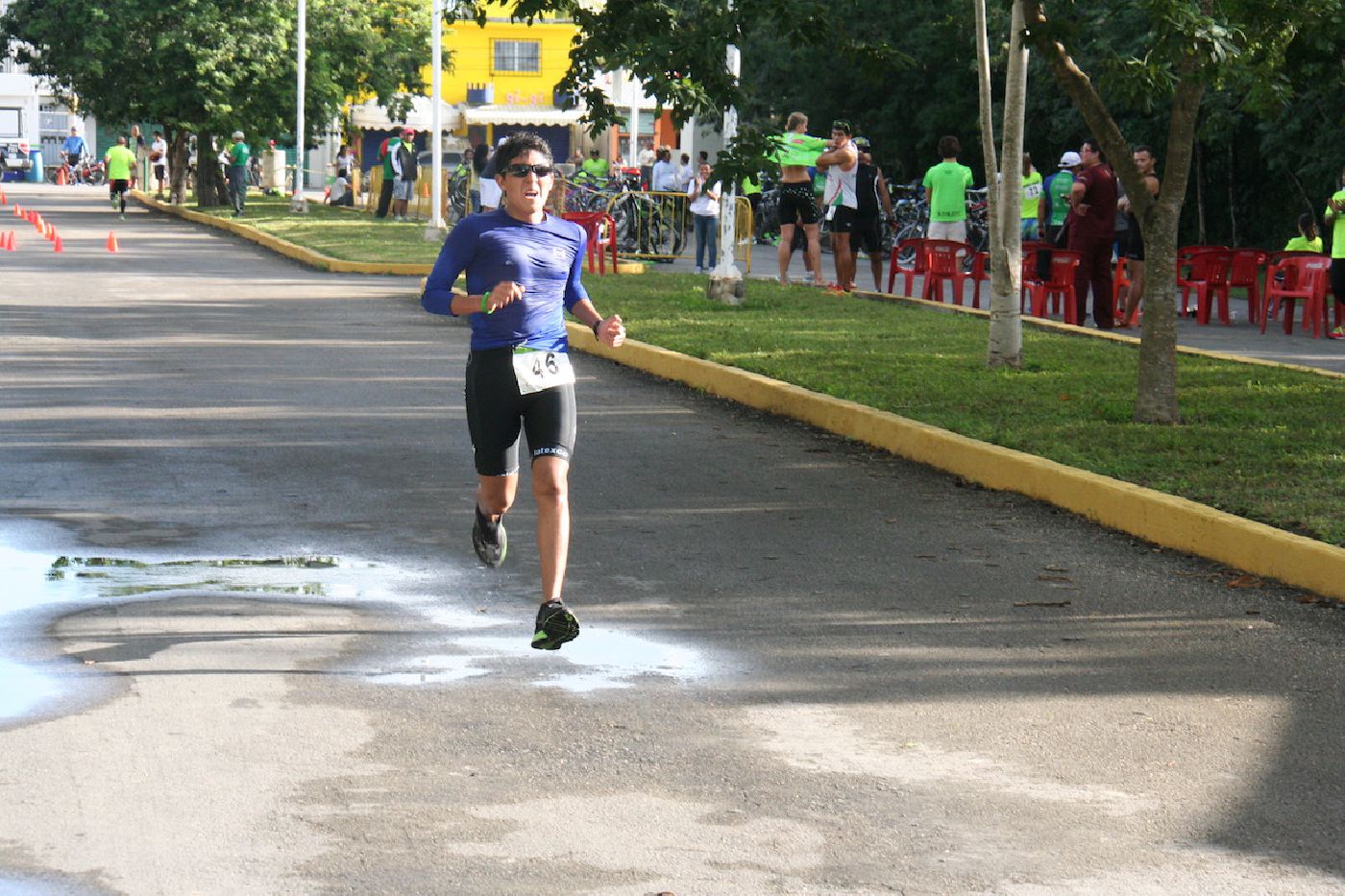 Alumno de UA Cozumel gana triatlón de Bacalar