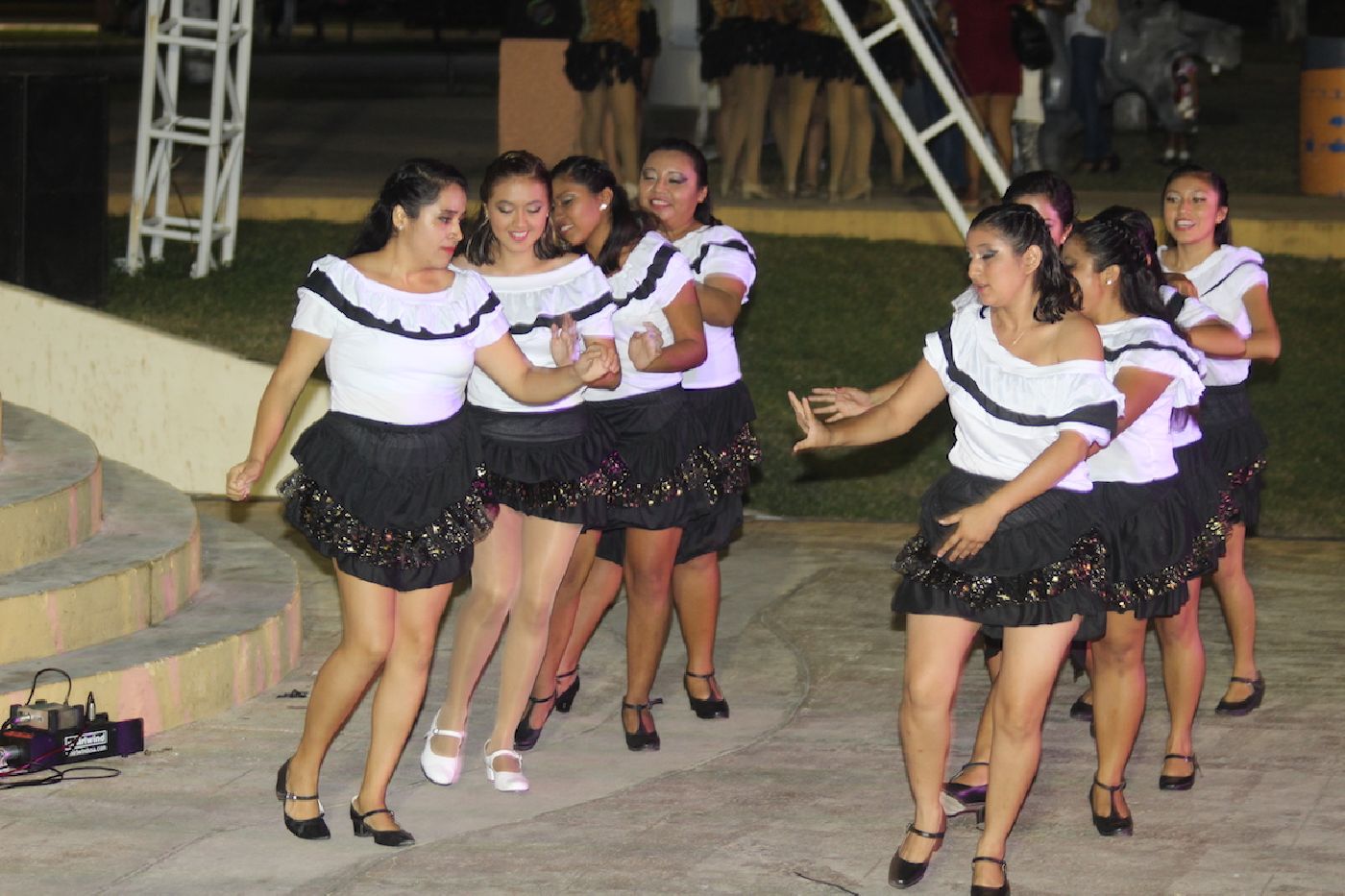 Festival Artístico Universitario de la UAC en el parque Andrés Quintana Roo