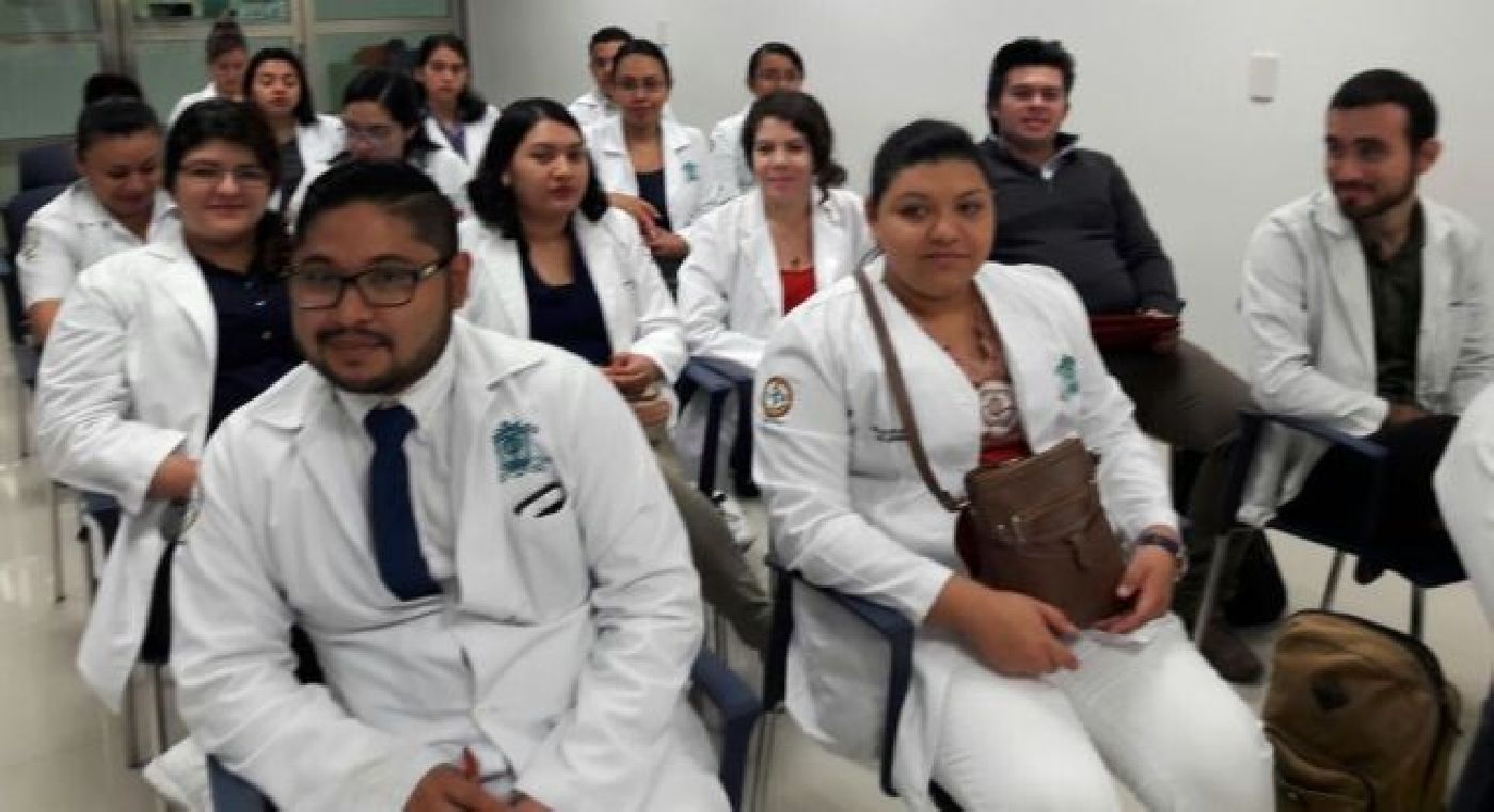 Alumnos de Medicina inician internado de Pregrado en los hospitales del sector salud