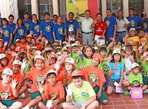 Manos arriba, manos abajo y a jugar: Curso de verano infantil en la UQROO