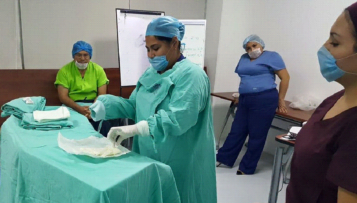 Técnicas Asépticas para la Instrumentación Quirúrgica en la División de Ciencias de la Salud, UQRoo.