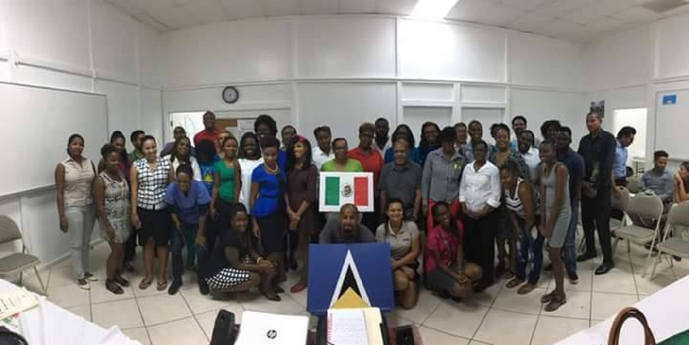 UQROO en Santa Lucía; concurso de banderas de estudiantes de español en el Caribe