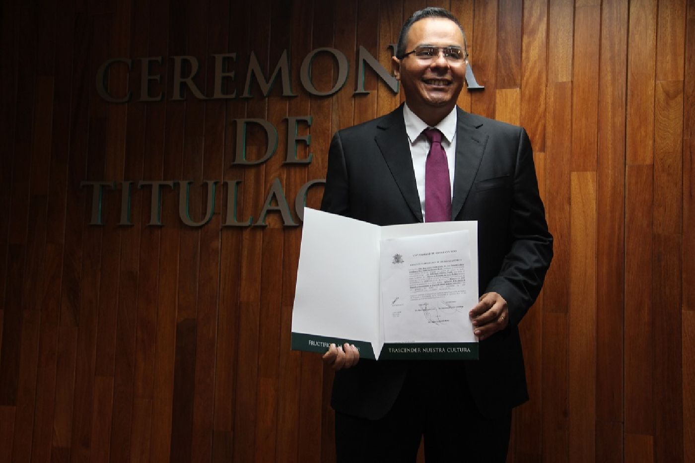 Obtiene el Lic. Pablo Darío Villalobos Trujillo Maestría con mención honorífica en Economía del Sector Público por la Universidad de Quintana Roo