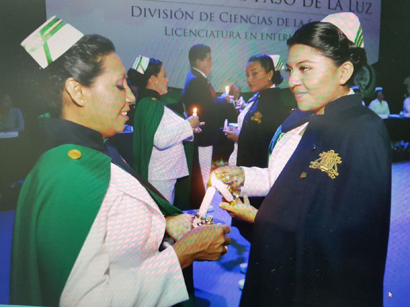 Reconocimiento y Medalla al Mérito para la pasante  en Enfermería Cindy Gabriela Cortés Cardeña