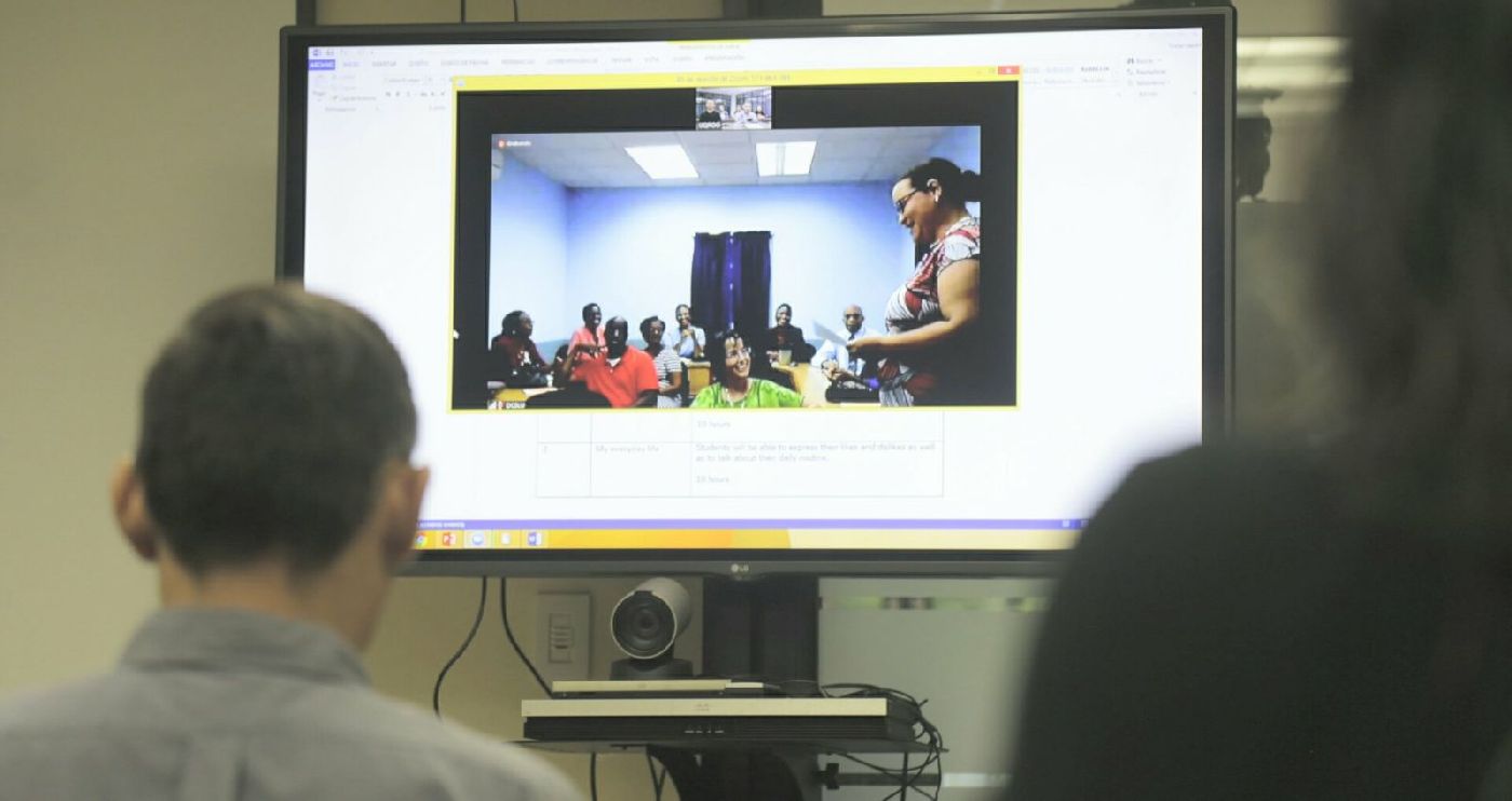 Inicia la Universidad de Quintana Roo la impartición de cursos de español a distancia en colaboración con la University of the West Indies en Santa Lucía.