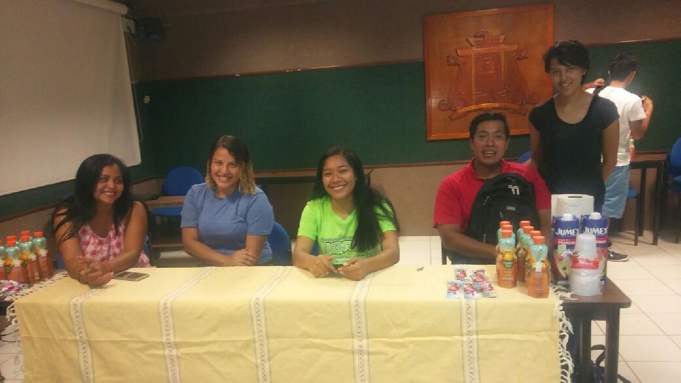 Alumnos de UA Cozumel de UQRoo participan  en campaña de donación altruista de sangre
