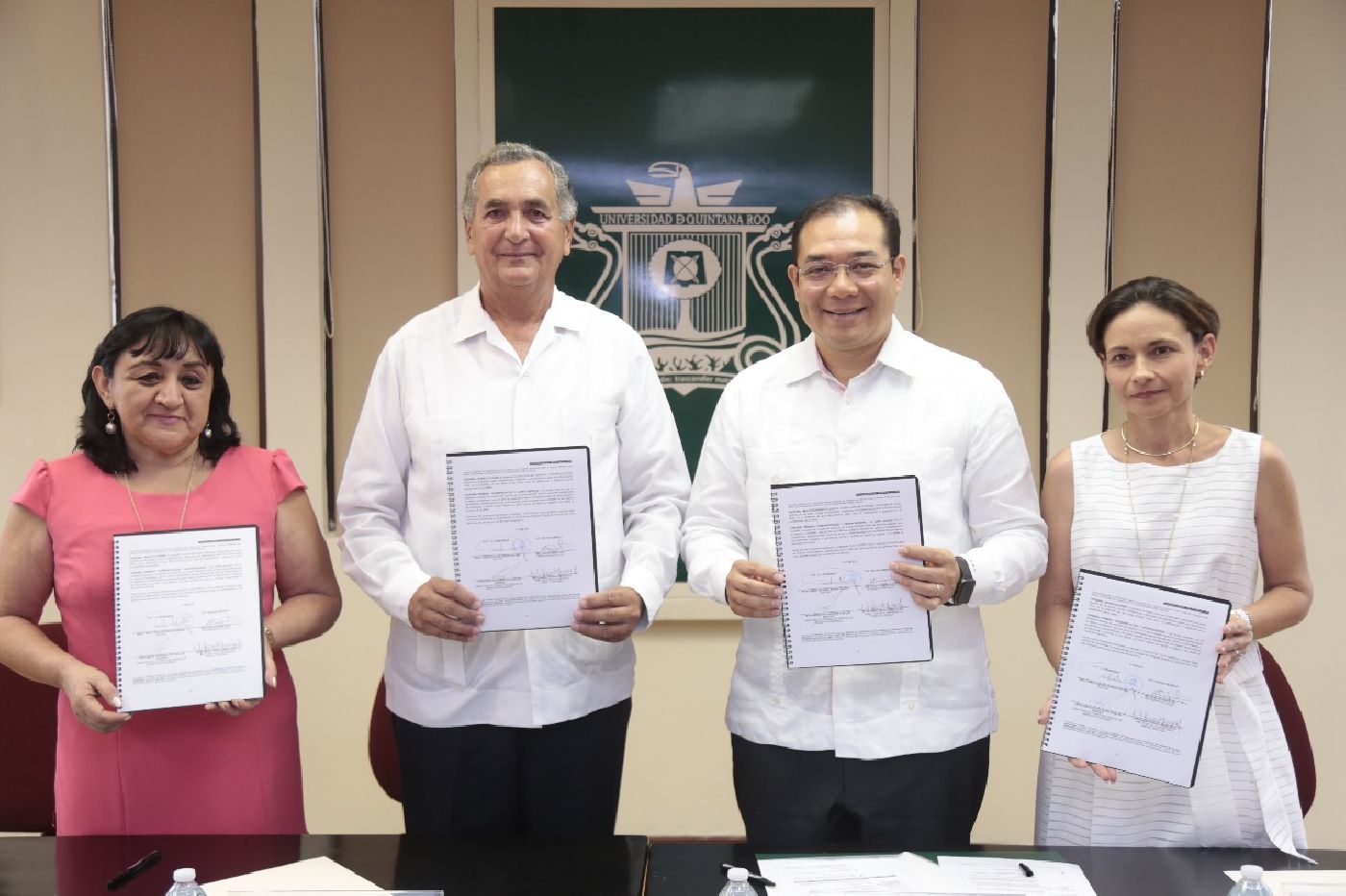Firman convenio de colaboración UQRoo y la Universidad Modelo - Universidad  de Autónoma del Estado de Quintana Roo
