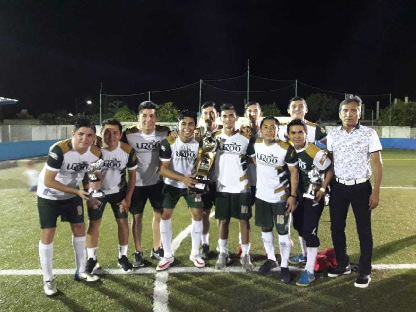 Selección de Fútbol Rápido Varonil de la  UQRoo, campeón de Segunda Fuerza A