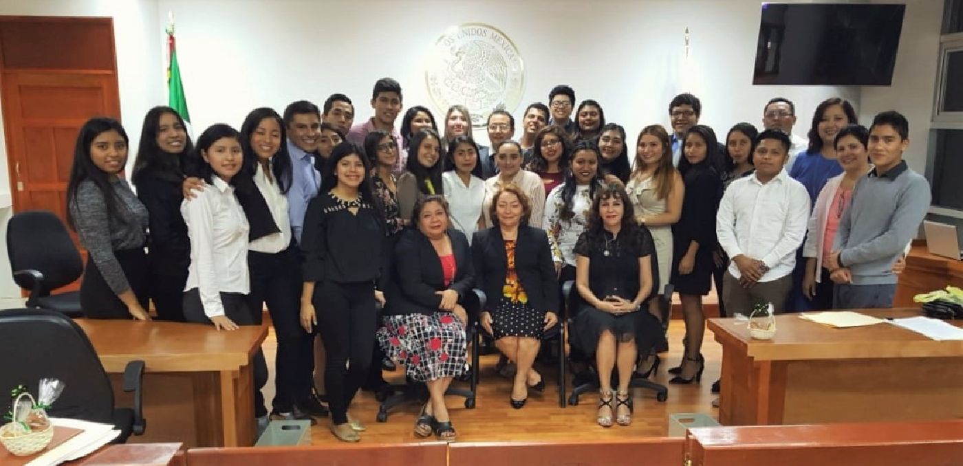 Intensa jornada de prácticas sobre  los juicios orales en la UA Cancún