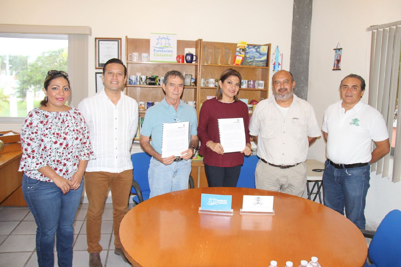 Garantizan apoyos de becas a estudiantes de la UA Cozumel