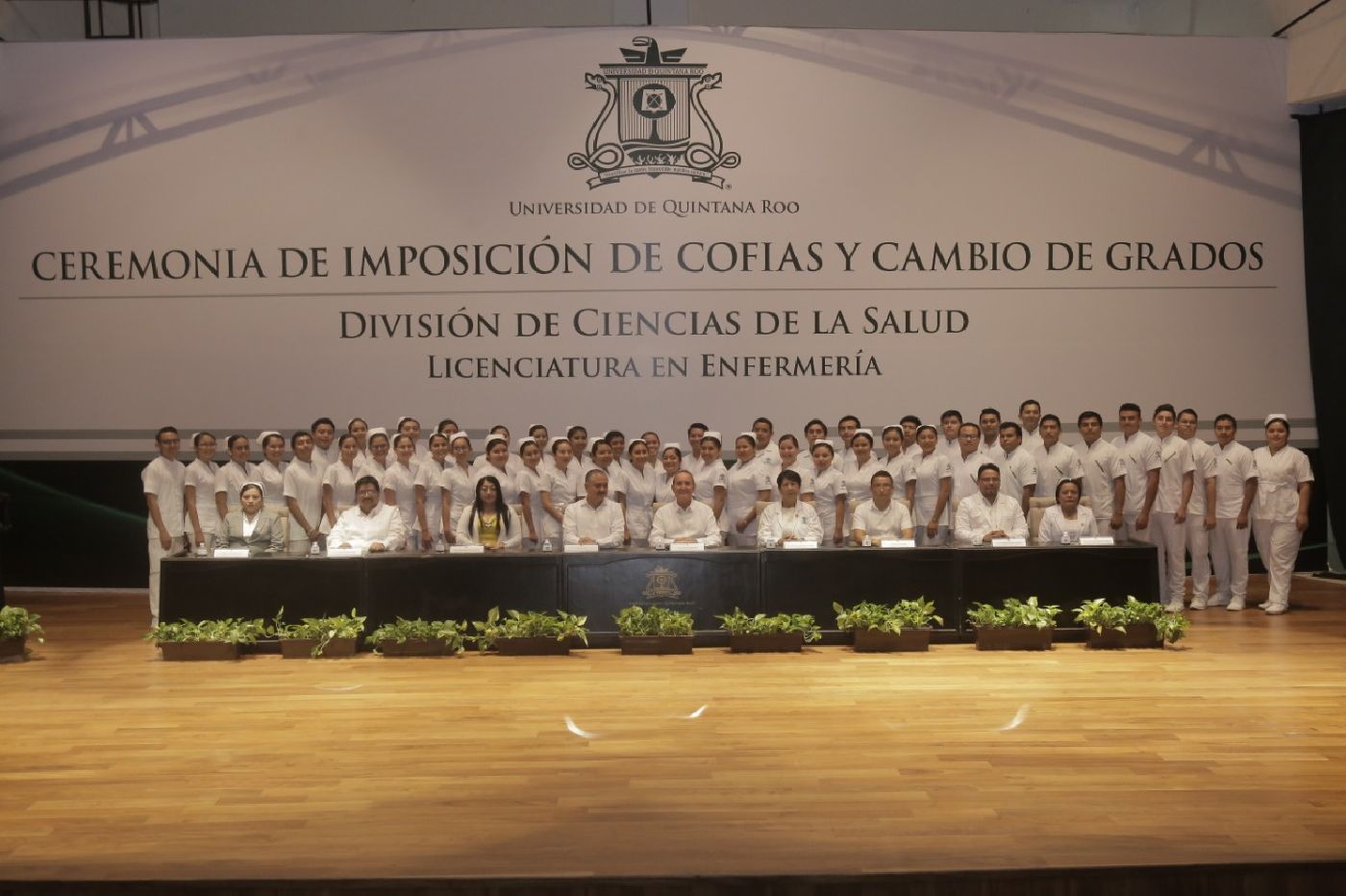 Ceremonia de Imposición de Cofias y Cambios  de Grados para 49 estudiantes de Enfermería
