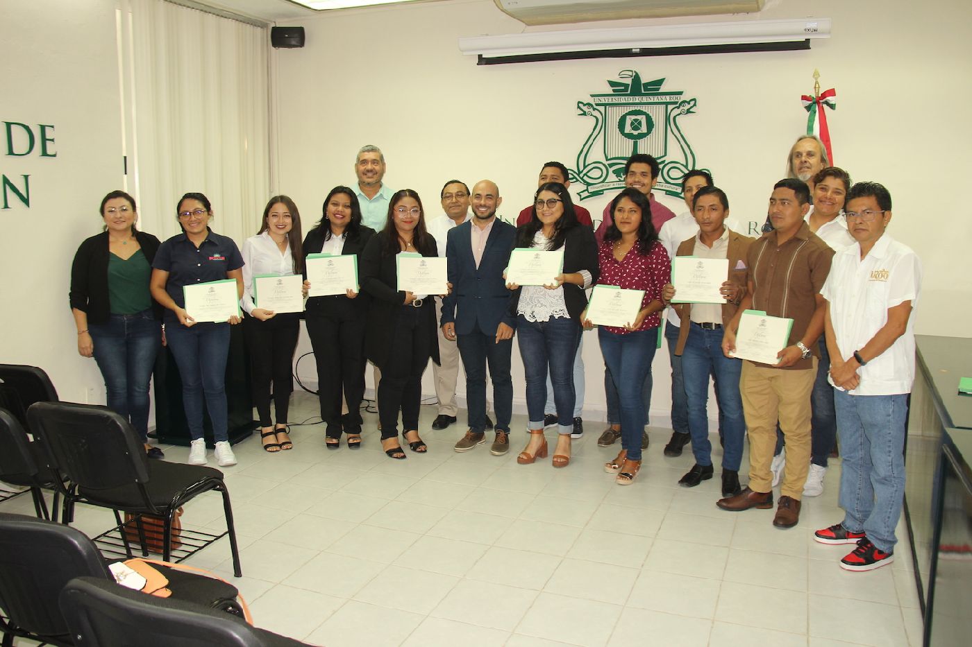 Entregan certificados a segunda generación del Diplomado en Marketing e Innovación de Negocios en Plataformas Digitales, en Campus Cozumel