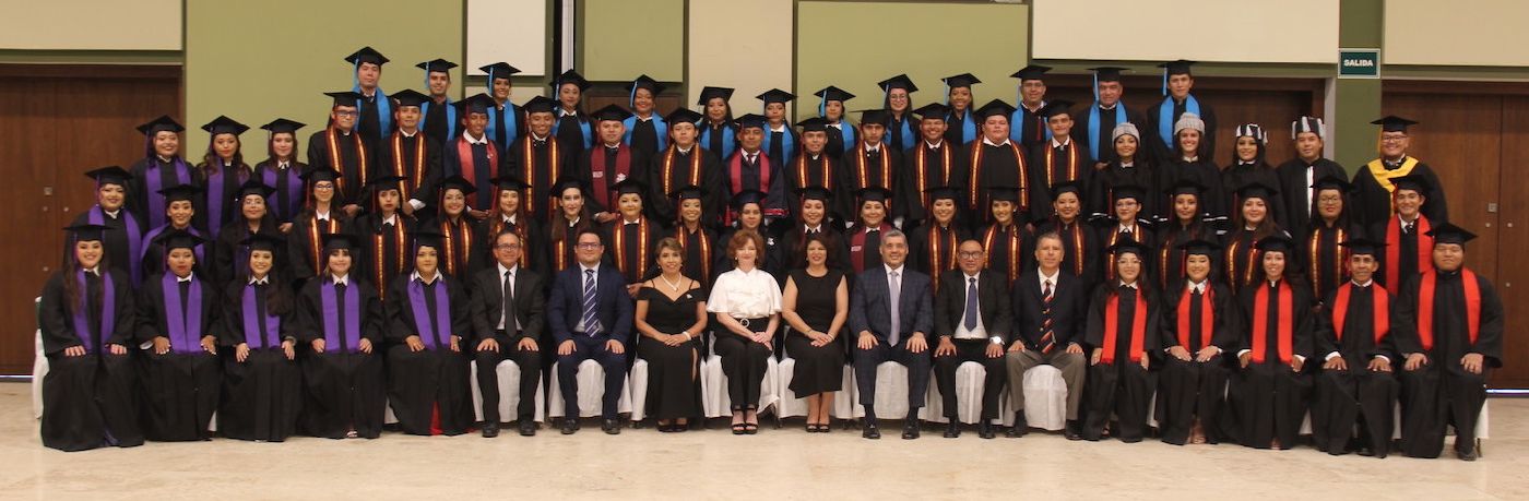 Desarrollan Ceremonia de graduación del Campus Cozumel de la UQRoo 