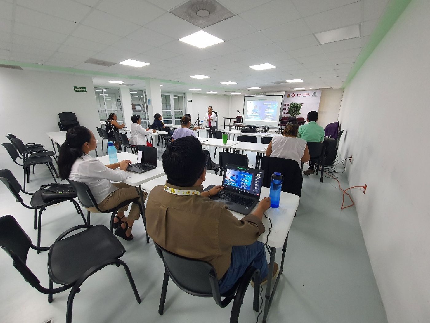 Imparten curso-taller Aplicación de modelos y teorías al proceso de atención de Enfermería
