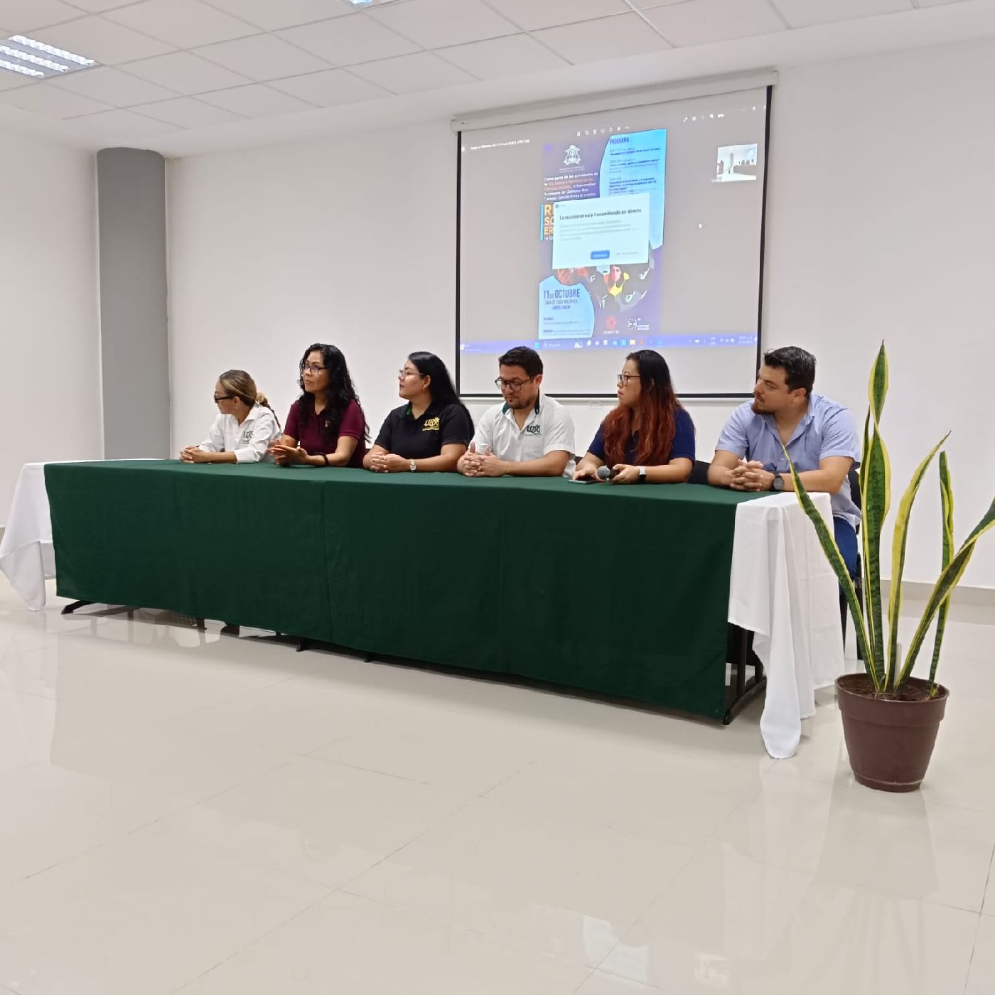 Reflexionan sobre Redes Sociales en la era digital, en el Campus Cancún