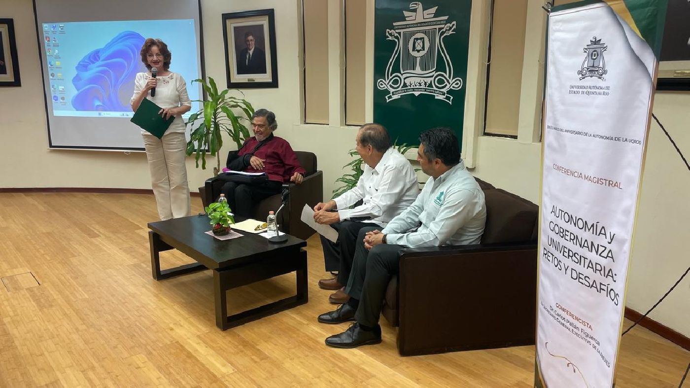 Dr. Carlos Pallán Figueroa dicta conferencia “Autonomía y gobernanza universitaria, retos y desafíos”