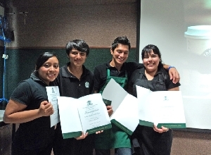 Carrera de Turismo de la Unidad Cozumel y Starbucks organizan Seminario Breve de Café.