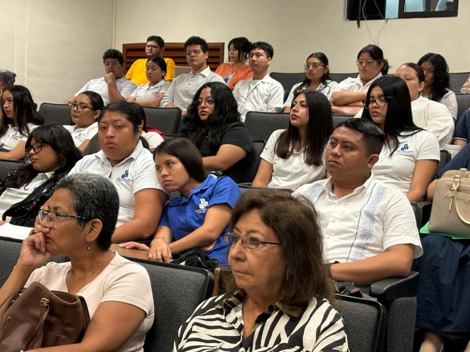 Libro “La Devoción a la Santa Muerte. Acercamiento Etnográfico” abre jornada académica y cultural - galería 4