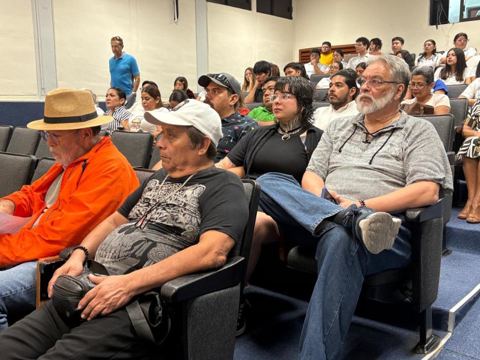 Libro “La Devoción a la Santa Muerte. Acercamiento Etnográfico” abre jornada académica y cultural - galería 5