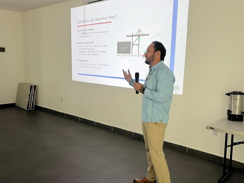 En el campus Cancún el Cuarto Seminario del Cuerpo Académico Sistemas y Redes - galería 5