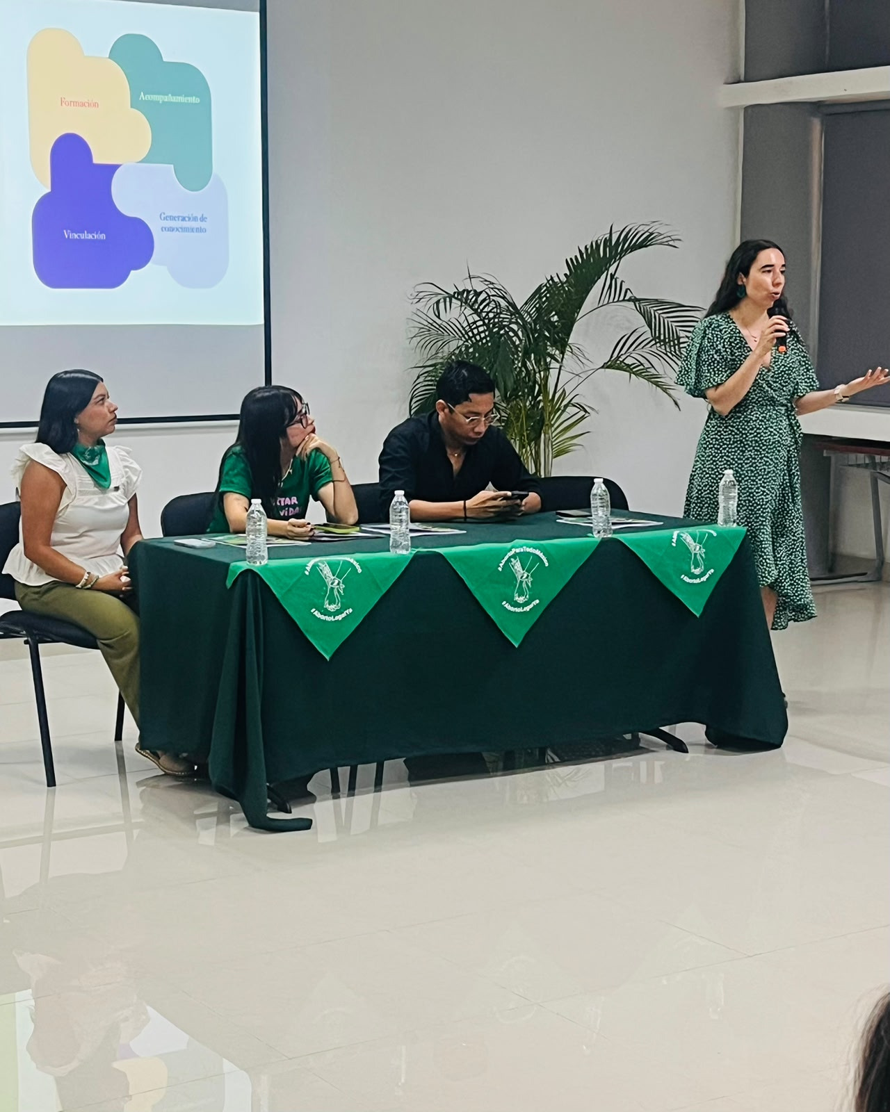 Conversatorio en campus Cancún visibiliza desafíos en el acceso al aborto tras su despenalización