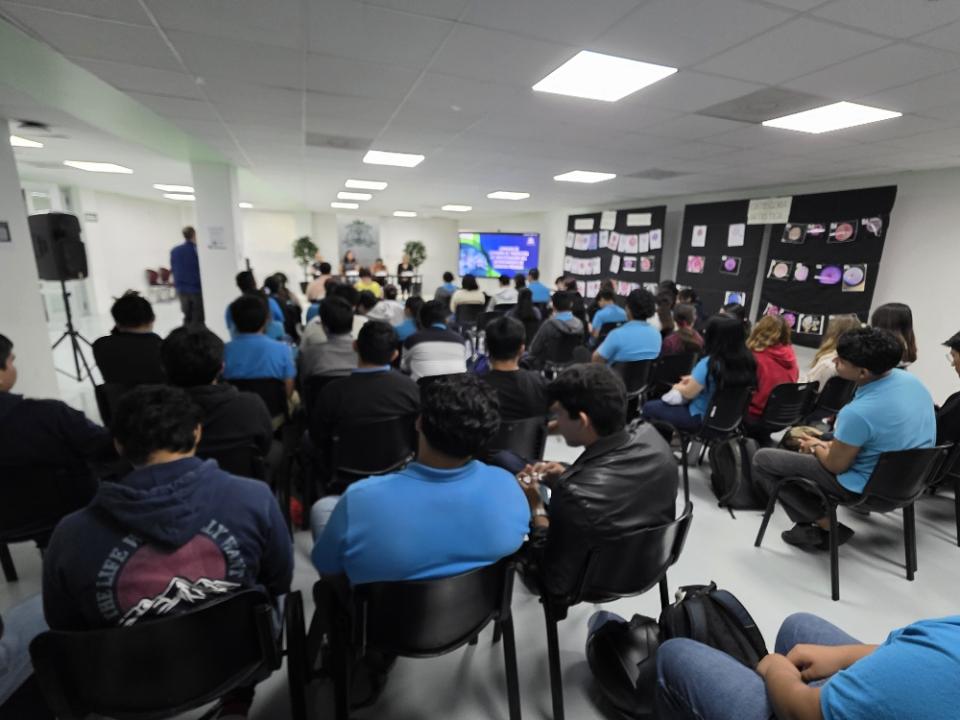 Departamento de Ciencias Médicas impulsa vocación científica con jornada de investigación - galería 1