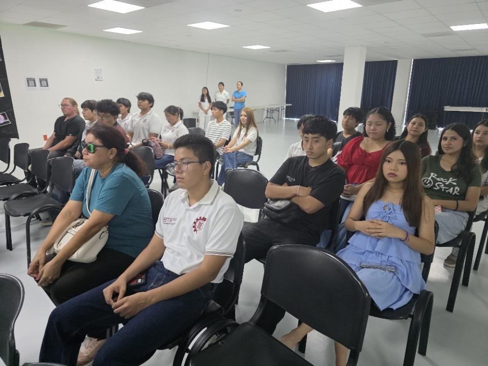 Realizan I Feria Interinstitucional de Microfotografía Biomédica en la DCS - galería 4