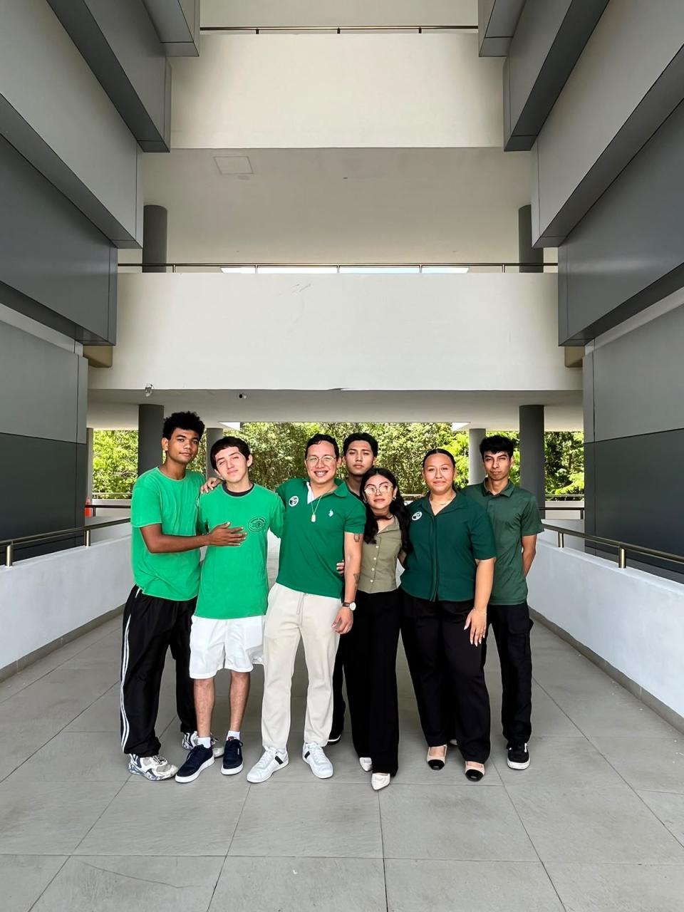 Estudiantes de Licenciatura en Administración Hotelera del campus Cancún crean Comité Ambiental - galería 2