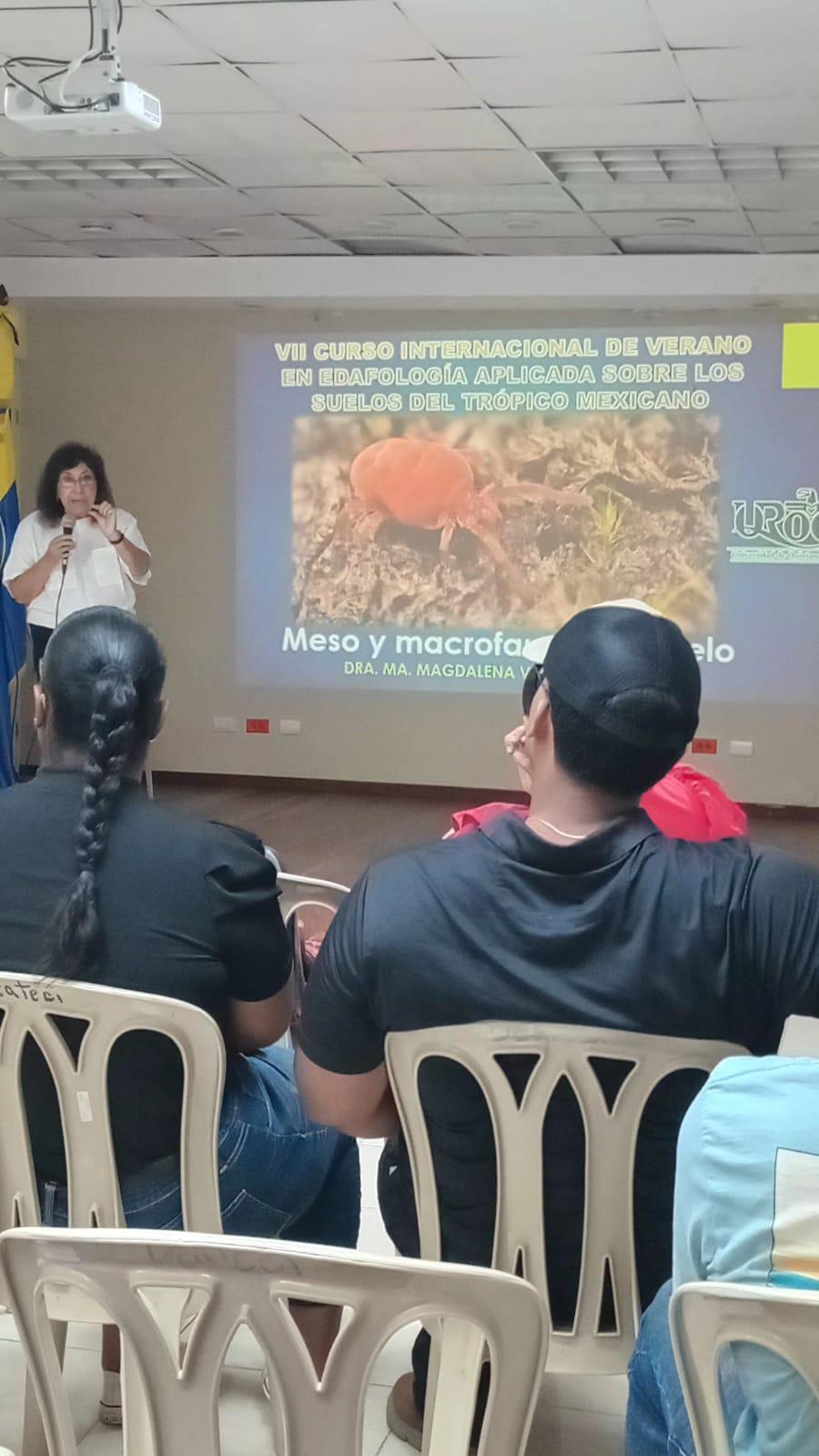 Curso teórico-práctico de Biología del suelo en UCATECI, República Dominicana - galería 2