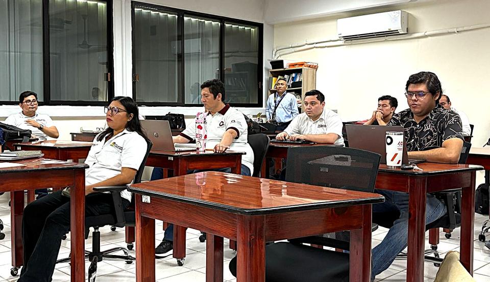 Imparten taller sobre explotación de microdatos de la Encuesta Nacional de Ingresos y Gastos de los Hogares - galería 1