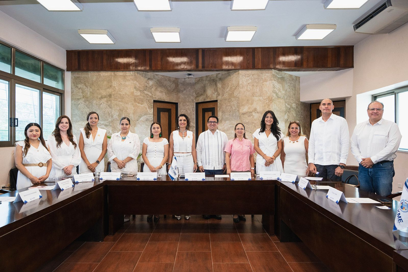 UQRoo, entre otras IES, formaliza convenio de vinculación académica con AMEXME - Siete universidades de la Riviera Maya y esta asociación establecieron acuerdos para impulsar prácticas profesionales y capacitación laboral continua.
