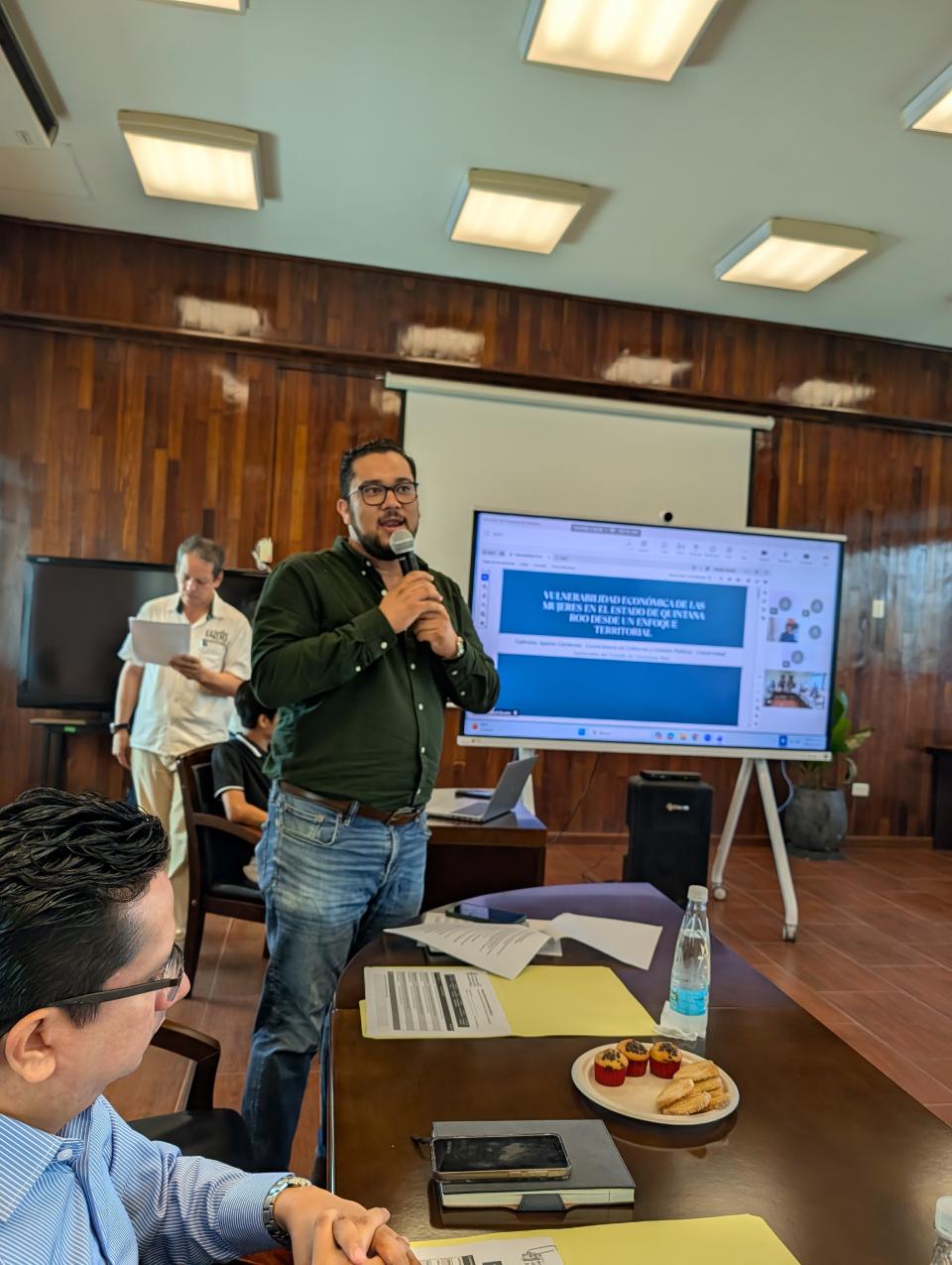 UQRoo Playa del Carmen realiza 1er. Seminario de Proyectos de Inversión Pública en Quintana Roo - galería 10