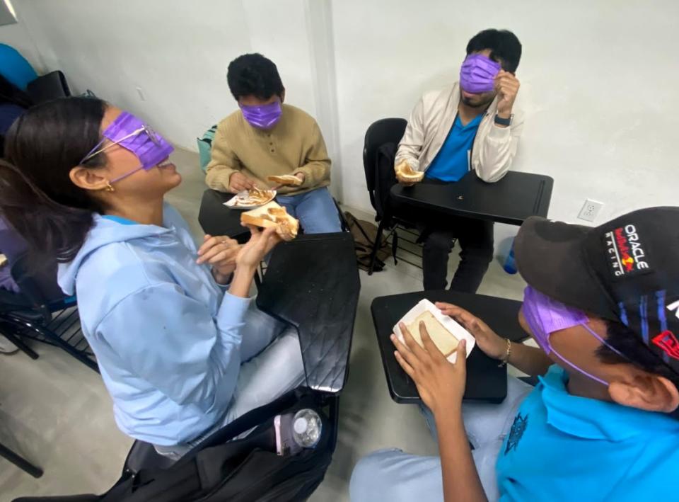Estudiantado de Medicina fortalecen competencias de comunicación inclusiva - galería 3