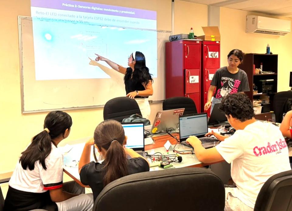 Concluye con éxito la XV edición de “Robótica para Niños 2026” - galería 7