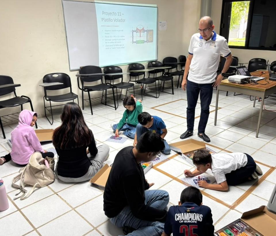Concluye con éxito la XV edición de “Robótica para Niños 2026” - galería 8