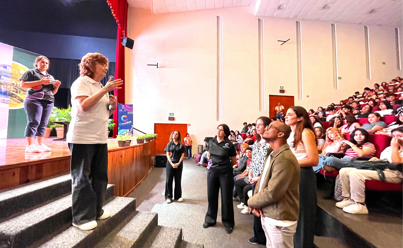Dan la bienvenida a 2,399 estudiantes de nuevo ingreso en la UQRoo