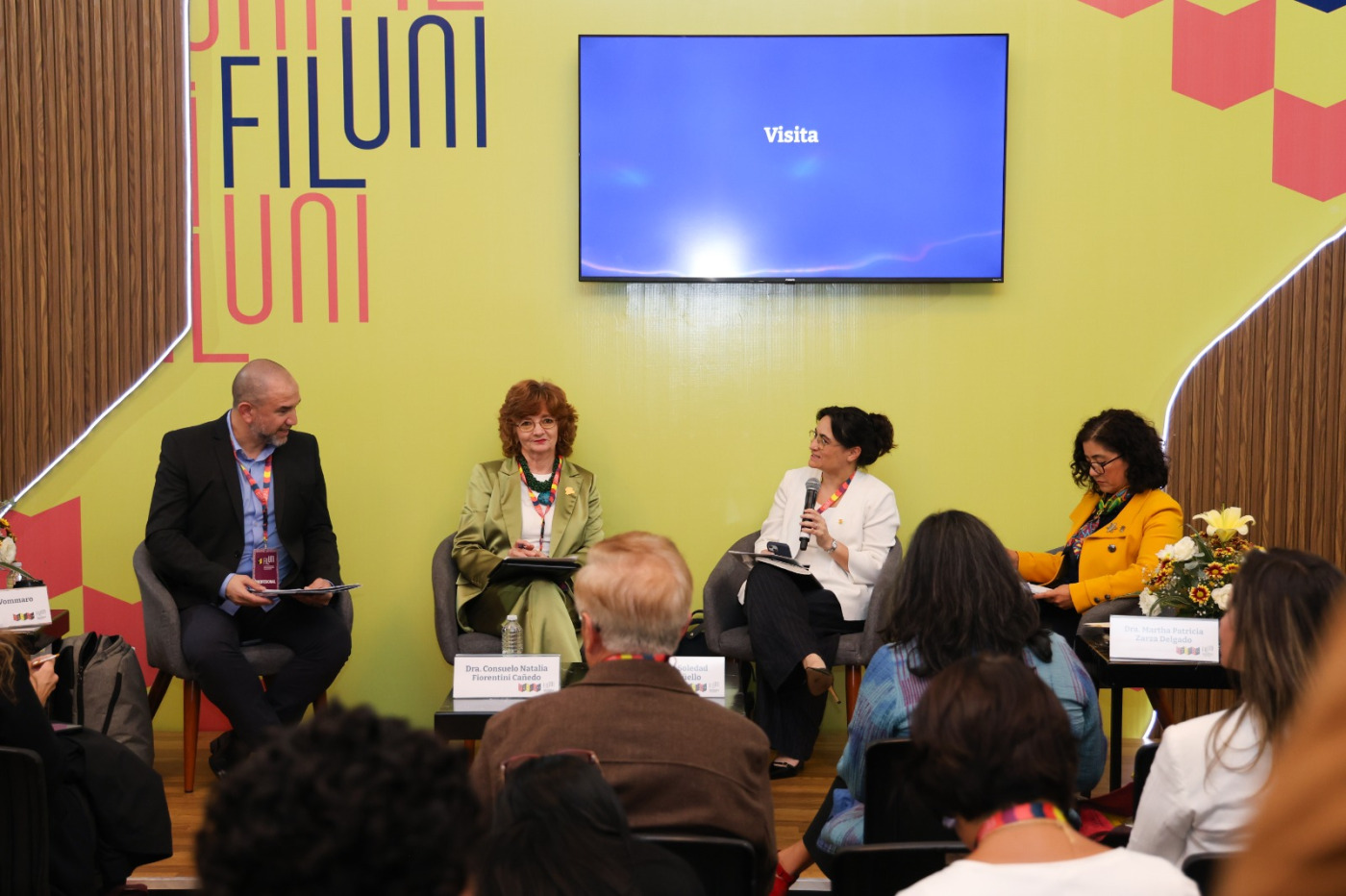 Propone construir nuevos indicadores para fortalecer las editoriales universitarias - Dra. Natalia Fiorentini Cañedo en la FILUNI 2026