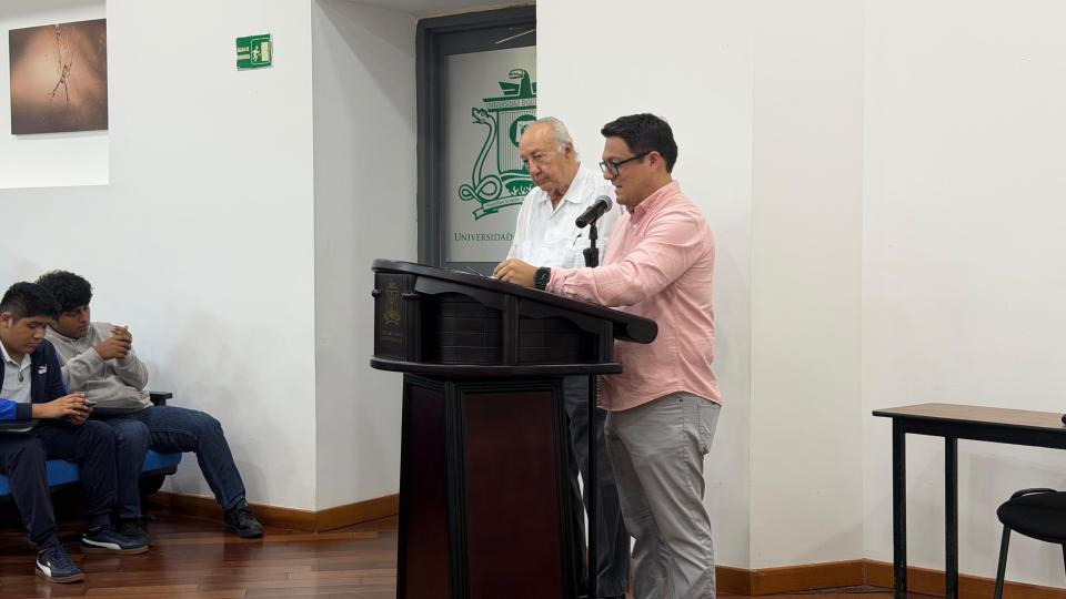 Dr. Miguel Borge Martín dialoga sobre turismo e ingeniería con estudiantado de UQRoo - galería 6